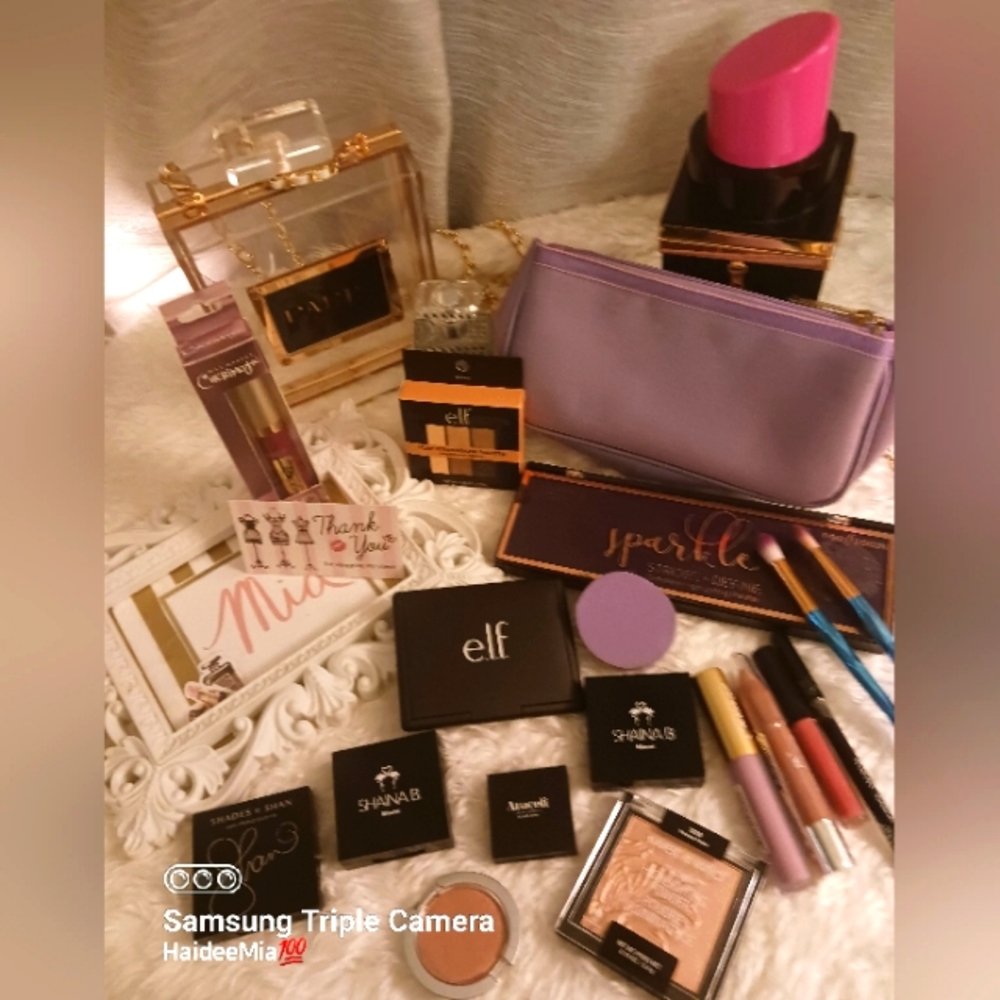 NEW 17 ITEMS COUNTURE EYESHADOW LIPS BRUSHES